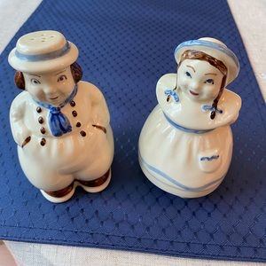 Dutch boy and girl salt and pepper shakers